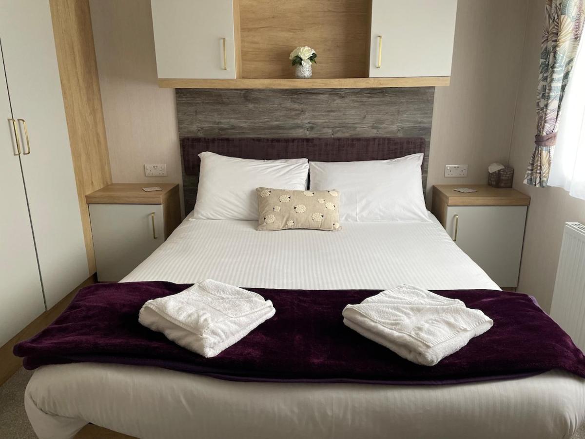 Luxury Caravan Cornwall Sleeps 4 Countryside View St Austell Exteriér fotografie